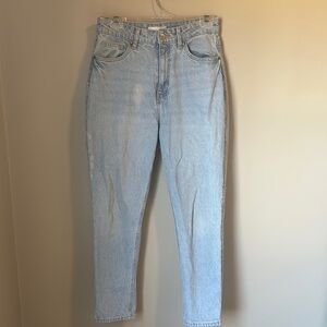 H&M HIGH RISE SLIM LEG MOM Light Wash Denim Jeans 8